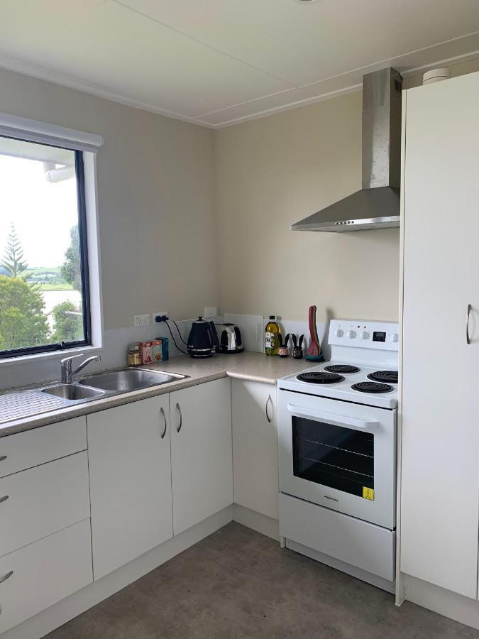 Peaceful Riverfront Cottage In Small Northland Town Te Kopuru Bagian luar foto