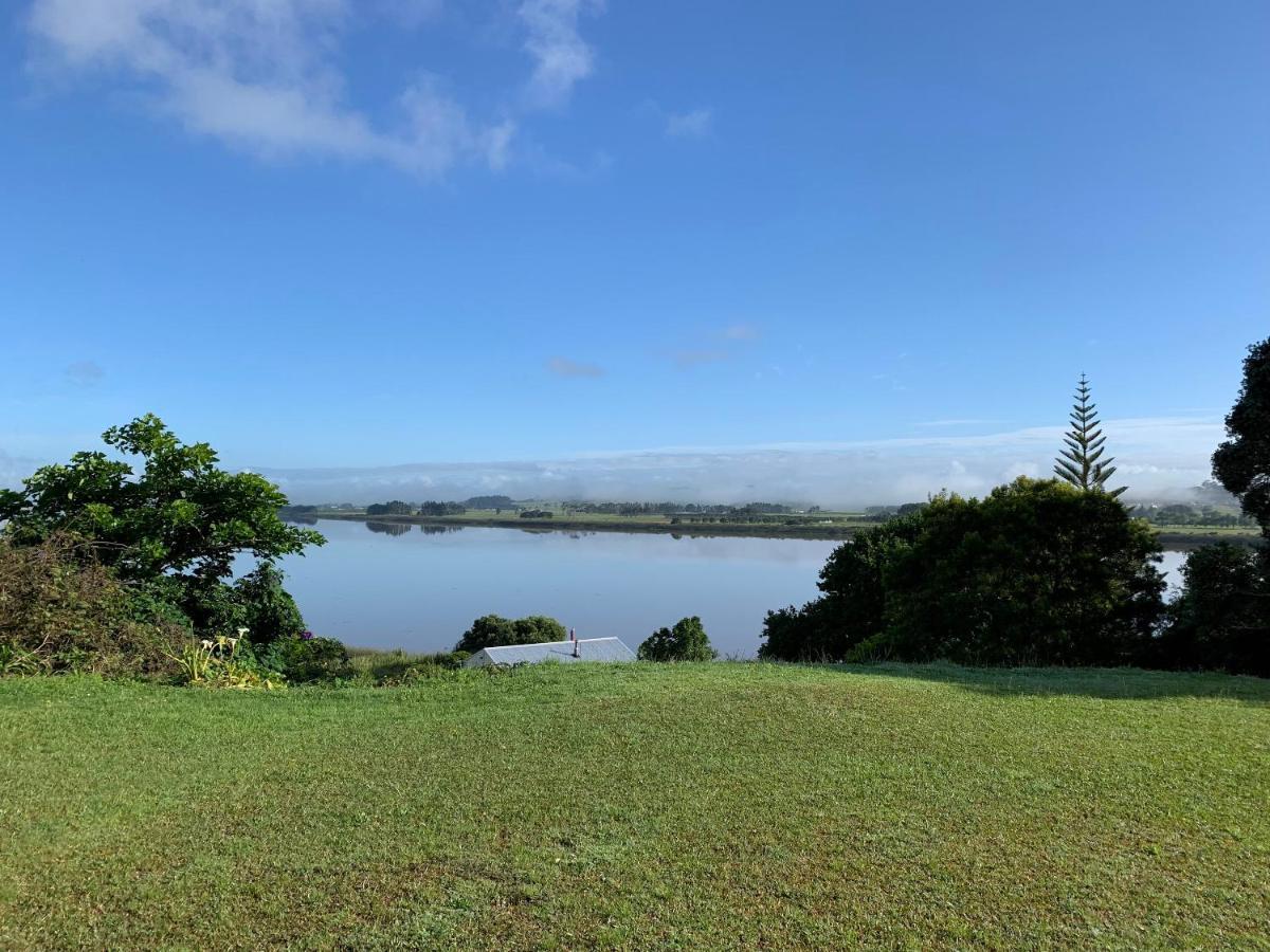 Peaceful Riverfront Cottage In Small Northland Town Te Kopuru Bagian luar foto