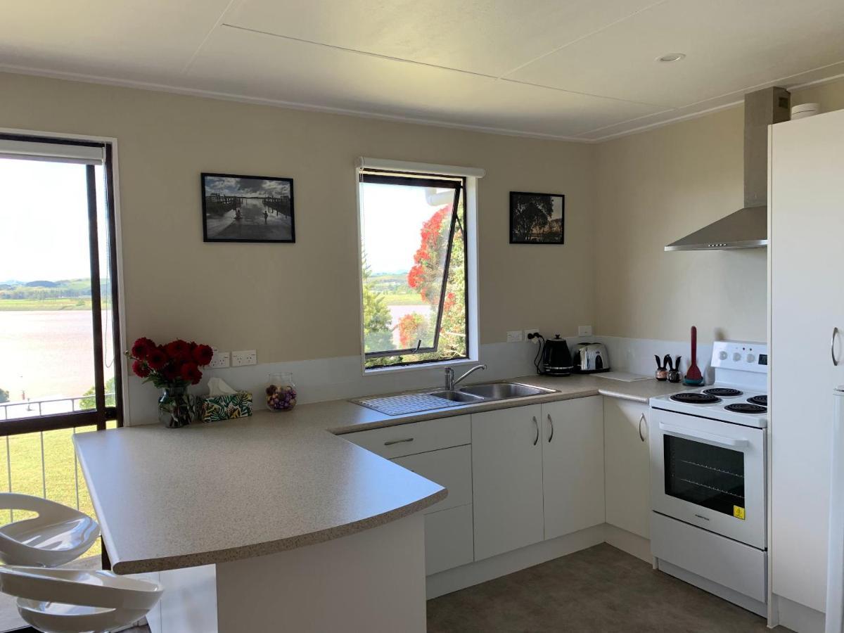 Peaceful Riverfront Cottage In Small Northland Town Te Kopuru Bagian luar foto
